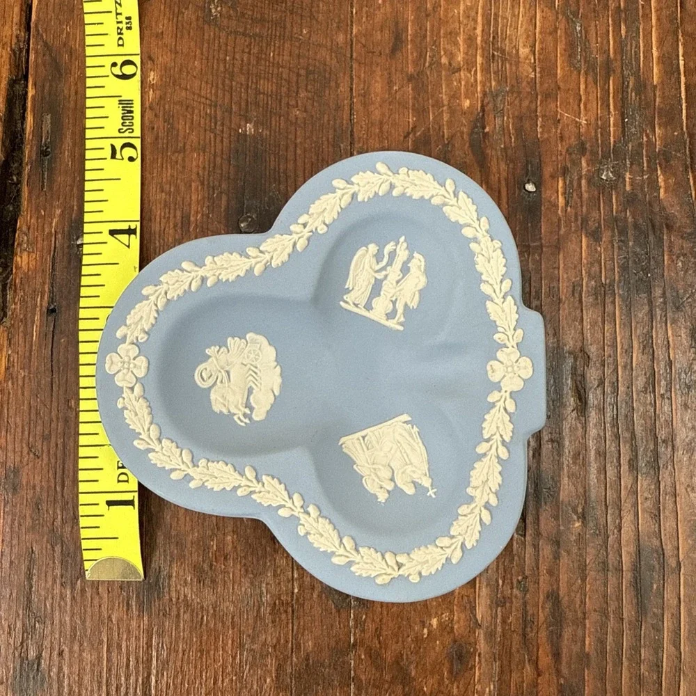 Wedgwood blue jasperware